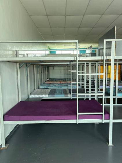 Asrama pelajar dengan katil double decker